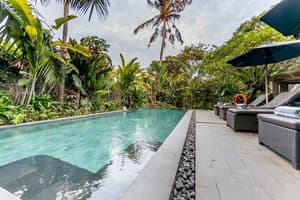 thumbnail: Outdoor pool