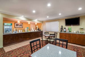 thumbnail: Breakfast area
