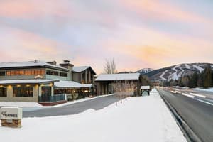 thumbnail: Restaurant