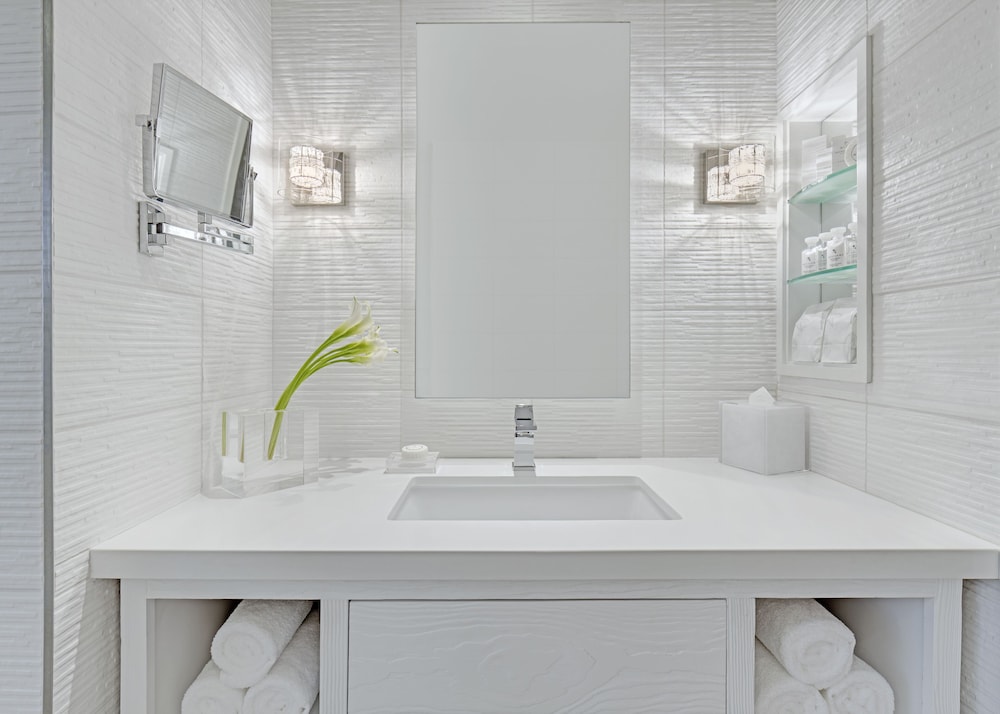 Bathroom sink