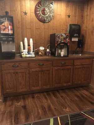 thumbnail: Breakfast area
