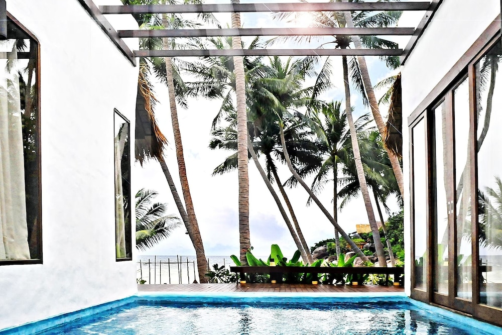 Private pool