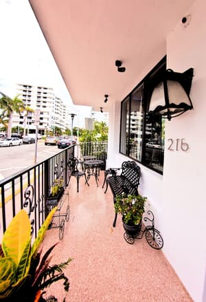 thumbnail: Exterior