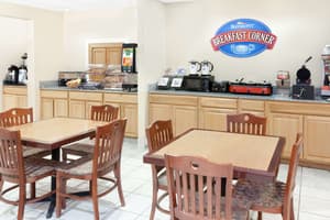 thumbnail: Breakfast area