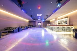 thumbnail: Bar (on property)