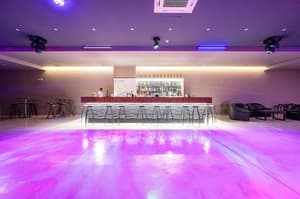 thumbnail: Bar (on property)