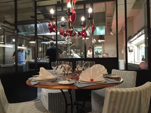 thumbnail: Restaurant