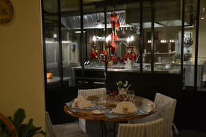 thumbnail: Restaurant