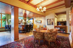 thumbnail: Lobby sitting area