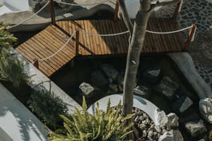 thumbnail: Interior entrance