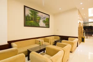 thumbnail: Lobby lounge