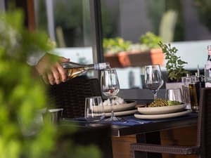 thumbnail: Bar (on property)