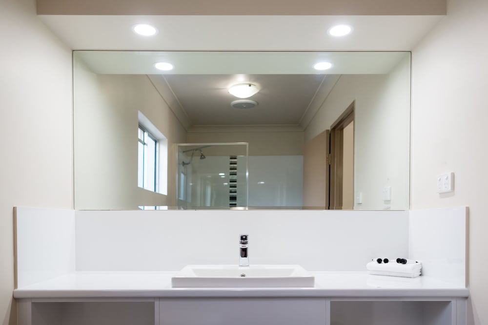 Bathroom sink