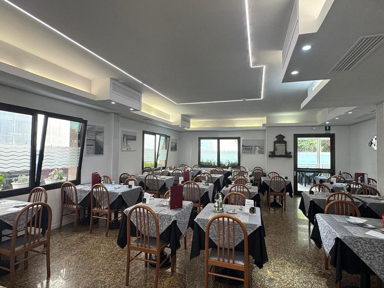 Restaurant-cafeteria