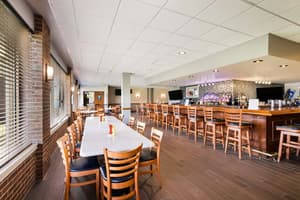 thumbnail: Breakfast area