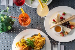 thumbnail: Outdoor dining