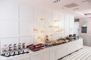 thumbnail: Breakfast area