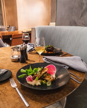 thumbnail: Restaurant