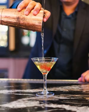thumbnail: Bar (on property)
