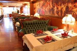 thumbnail: Restaurant