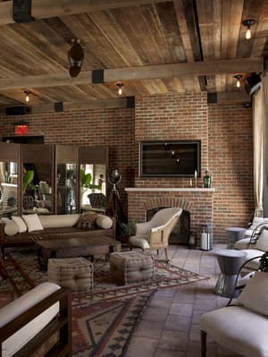 thumbnail: Bar (on property)
