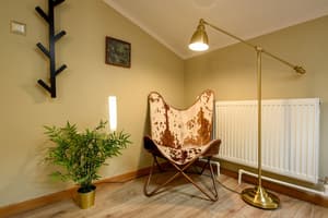 thumbnail: Interior detail