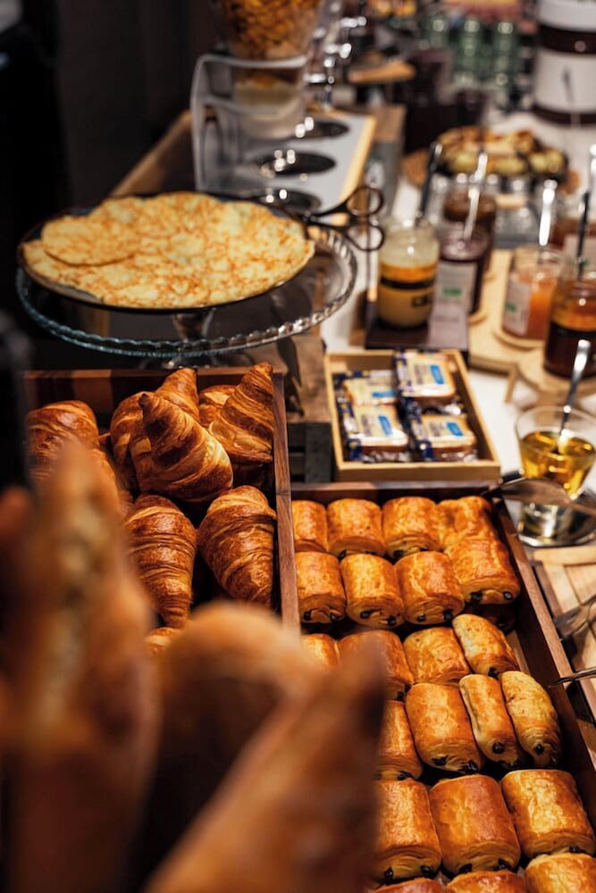 Breakfast buffet