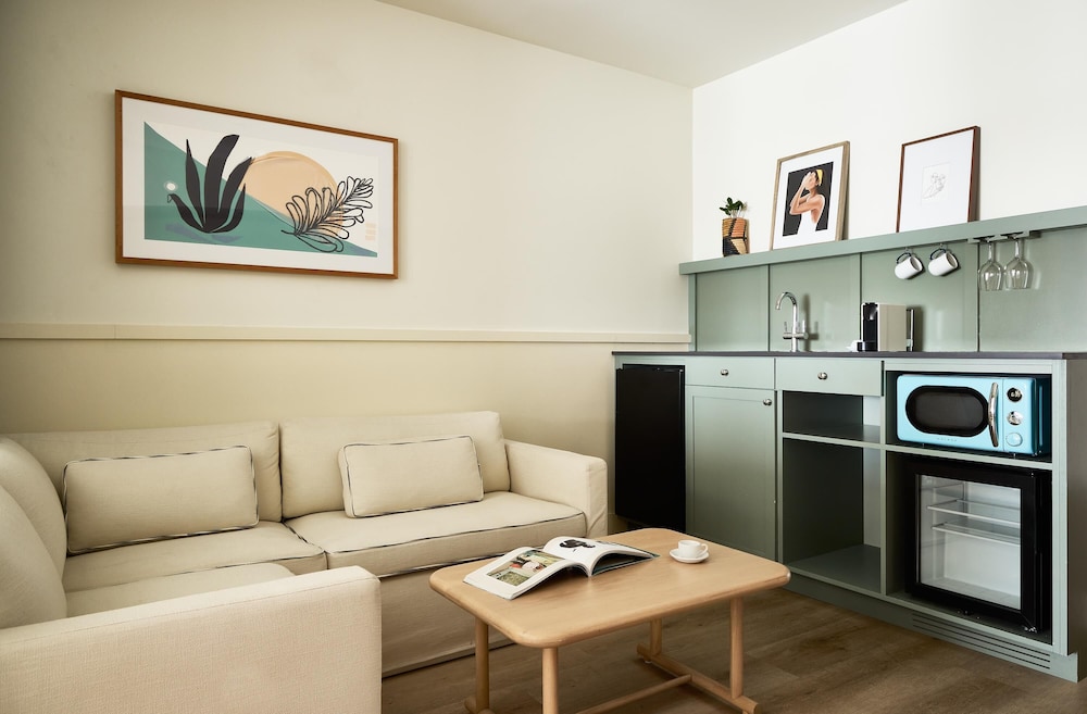Private kitchenette