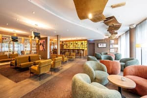 thumbnail: Bar (on property)