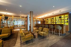 thumbnail: Bar (on property)