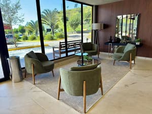 thumbnail: Reception