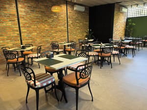 thumbnail: Restaurant