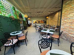 thumbnail: Restaurant