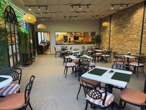thumbnail: Restaurant
