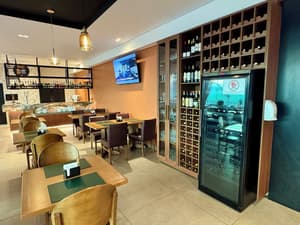 thumbnail: Restaurant