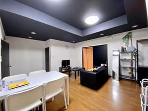 thumbnail: In-room dining
