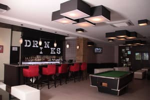 thumbnail: Bar (on property)