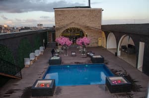 thumbnail: Rooftop pool