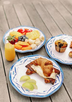thumbnail: In-room dining