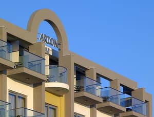 thumbnail: Outdoor dining