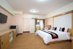 thumbnail: Room