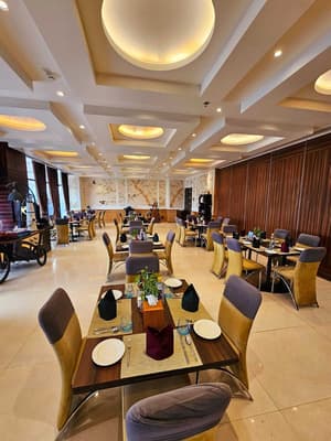 thumbnail: Restaurant