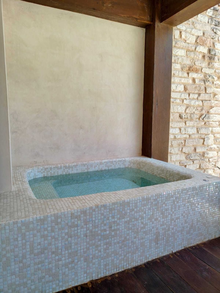 Private spa tub