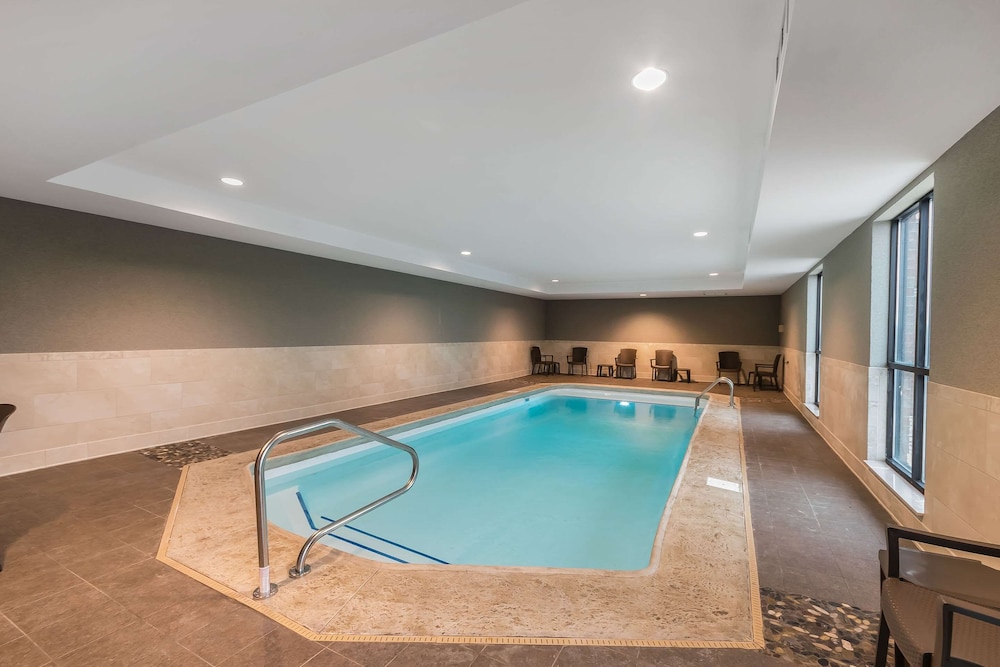 Swimming pool-spa