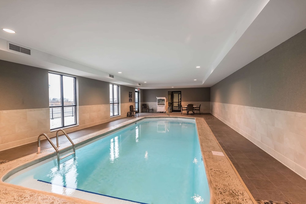 Swimming pool-spa