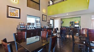 thumbnail: Breakfast area