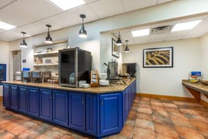 thumbnail: Breakfast area