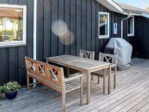 thumbnail: Exterior