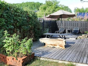 thumbnail: Exterior