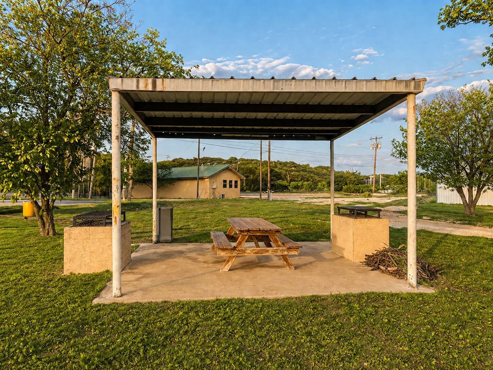 BBQ/picnic area